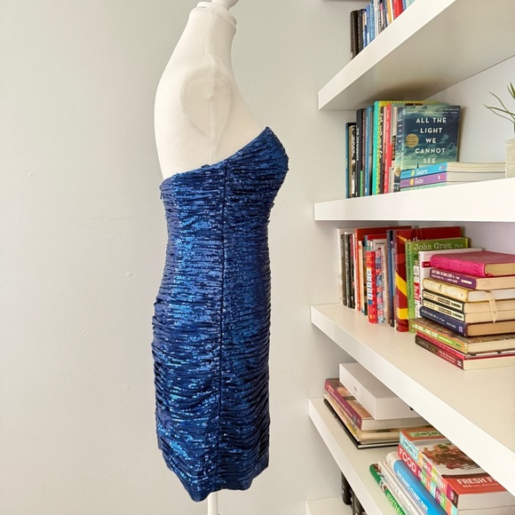 La Femme Blue Sequin Ruched Strapless Cocktail Dress sz 4 - Picture 6 of 10